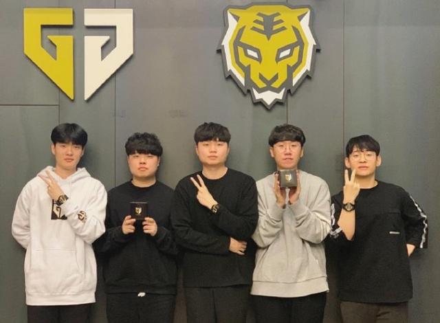 高诗岩的作 高诗岩的作