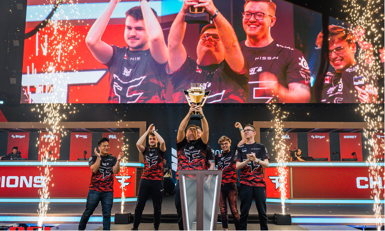 核心由四个 核心由四个